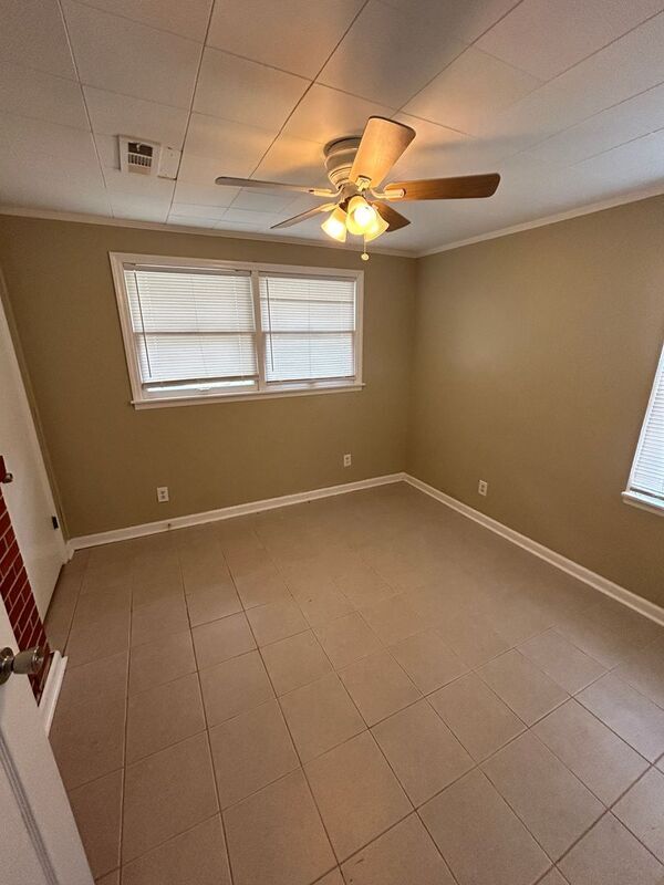 Foto del edificio - 2145 Roslyn Dr