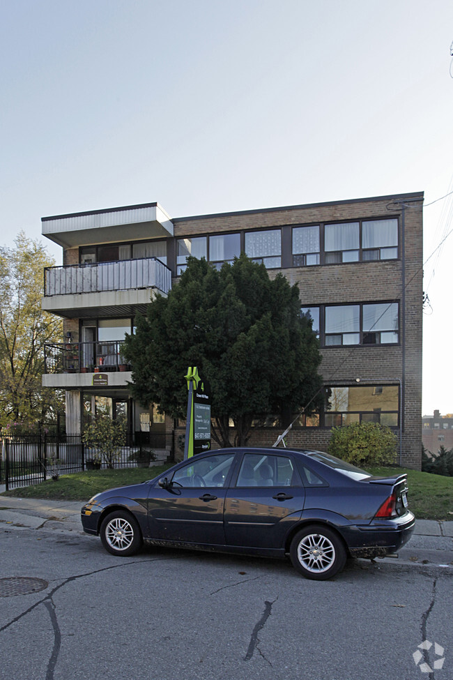 Building Photo - Crown Hill Terrace