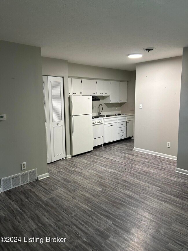 Foto del edificio - 449 Mt Holly Ave