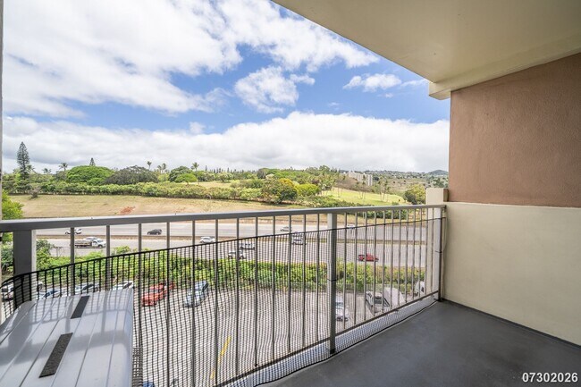 Foto del edificio - Renovated 1-Bedroom at The Highlander — Split AC, In-Unit Laundry, Pool & Gym Access