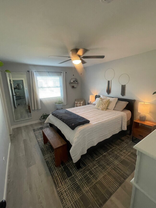 Foto del edificio - 10605 Shannon Valley Dr