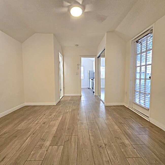 Building Photo - 5301 Cartwright Ave