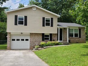 Building Photo - 5717 Montina Rd