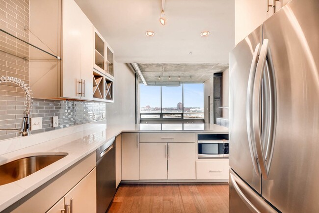 Building Photo - 1200 Steuart Street, Unit 713