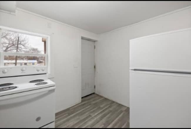 Building Photo - 904 Willsie Ave