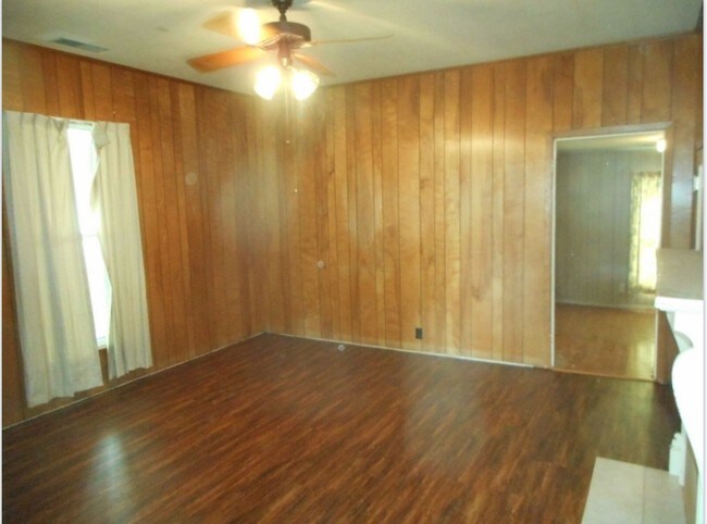 Building Photo - 515 S Rowlett St
