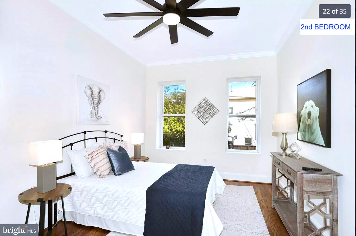 Furnished bedroom - 3521 10th St NW