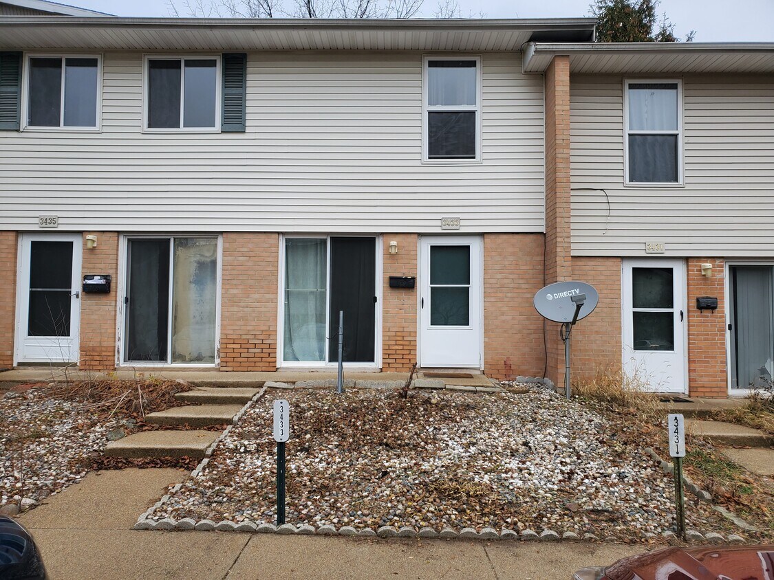 Primary Photo - 3433 Kenbrooke Ct