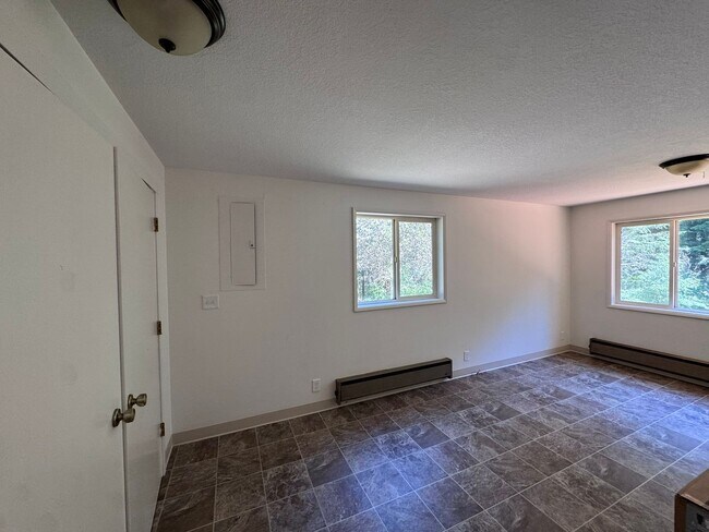 Foto del edificio - Freshly Renovated Home on Over 5 Acres!
