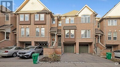 Building Photo - 50-50 Strathaven Dr