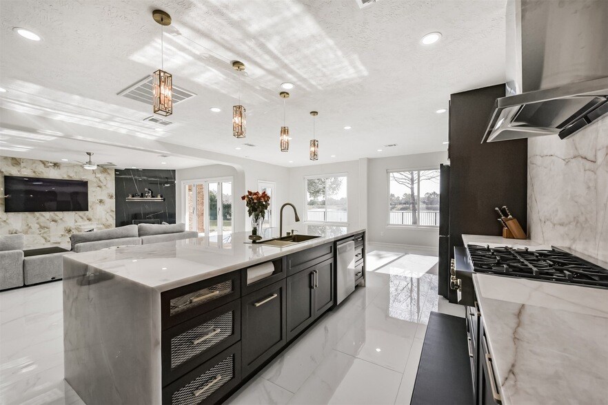 Photo - 2315 Bending Spring Drive Unit