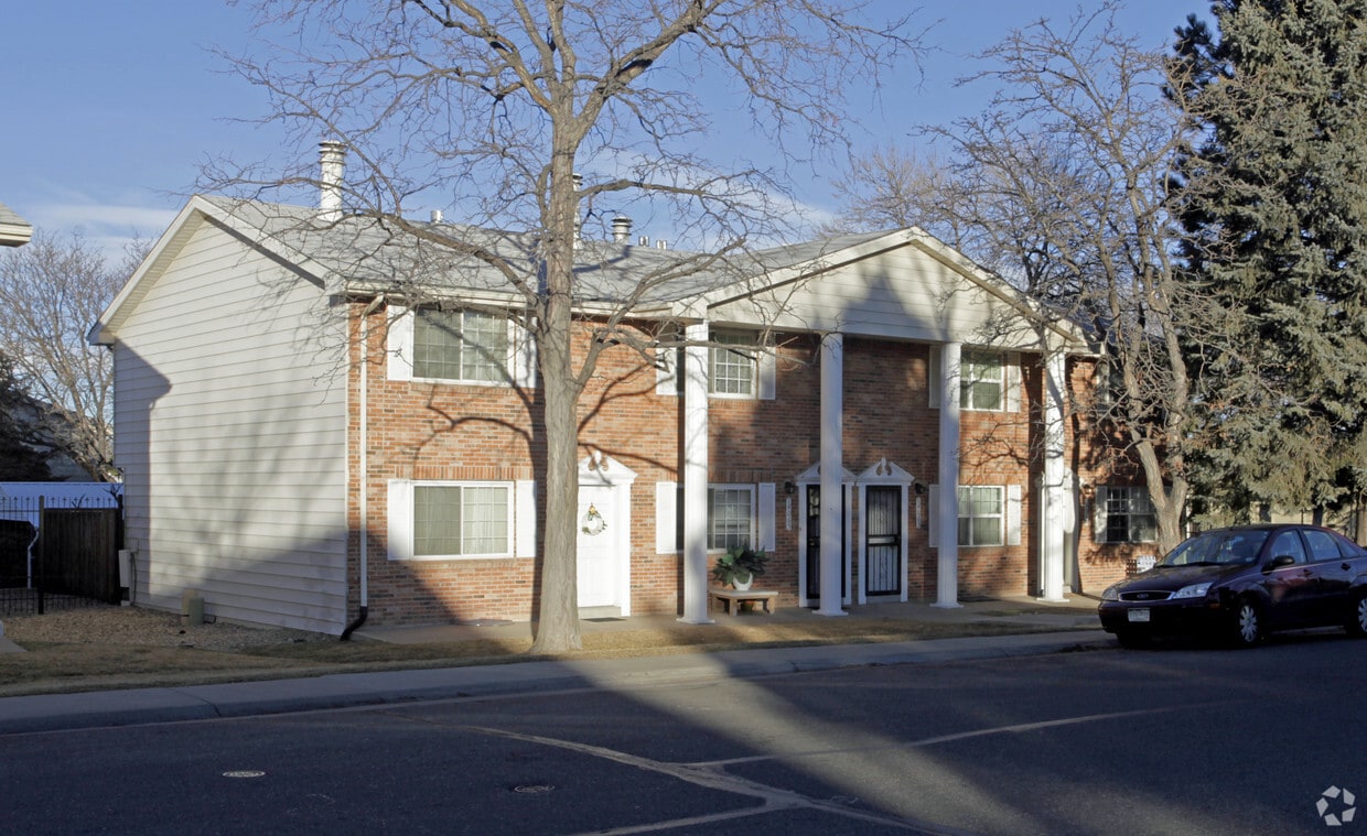 Primary Photo - Charleston Place Condominiums