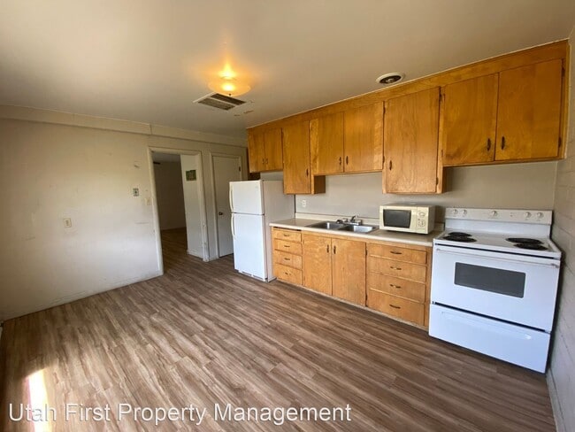 Building Photo - 1 br, 1 bath House - 198 W. 300 S. #4