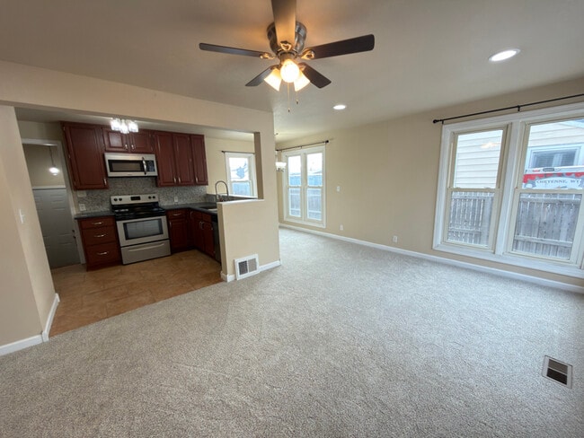 Building Photo - 1509 Oak Ct