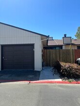 Building Photo - 732 Blair Pl