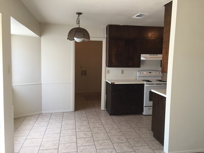 Foto del edificio - 4310 Prairie Dr