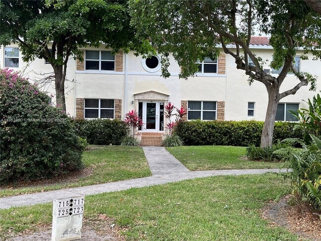 Foto del edificio - 715 NE 91st St