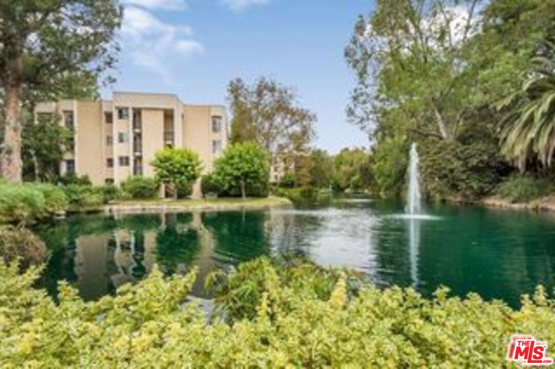 Foto principal - 7120 Raintree Cir