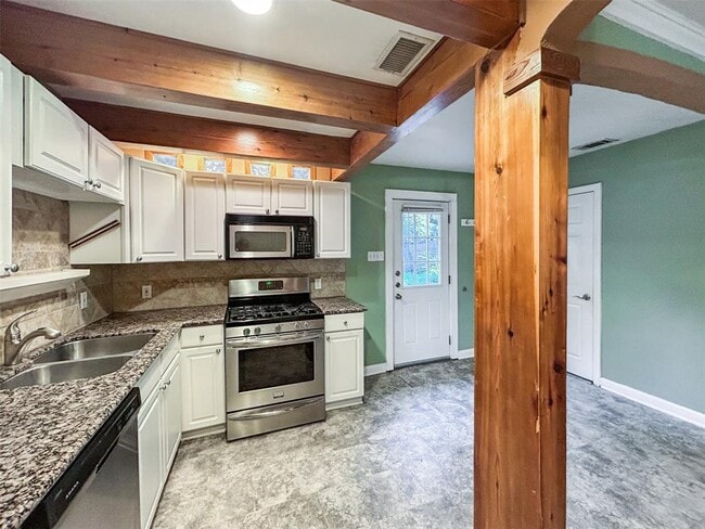 Foto del edificio - 805 Herndon Ln