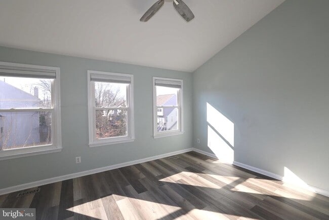 Foto del edificio - 47616 Watkins Island Square