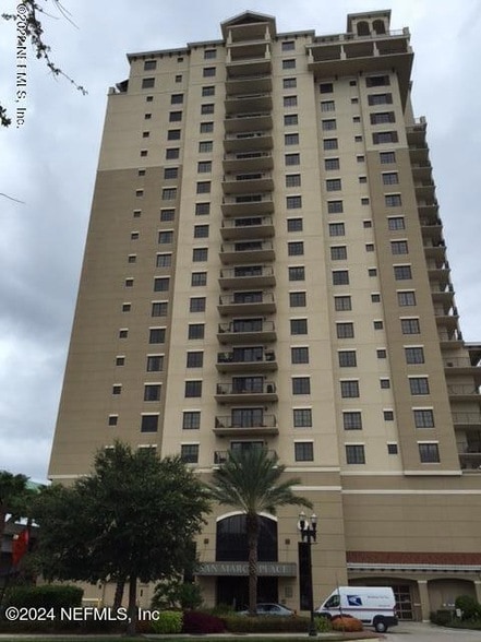 Primary Photo - 1478 Riverplace Blvd