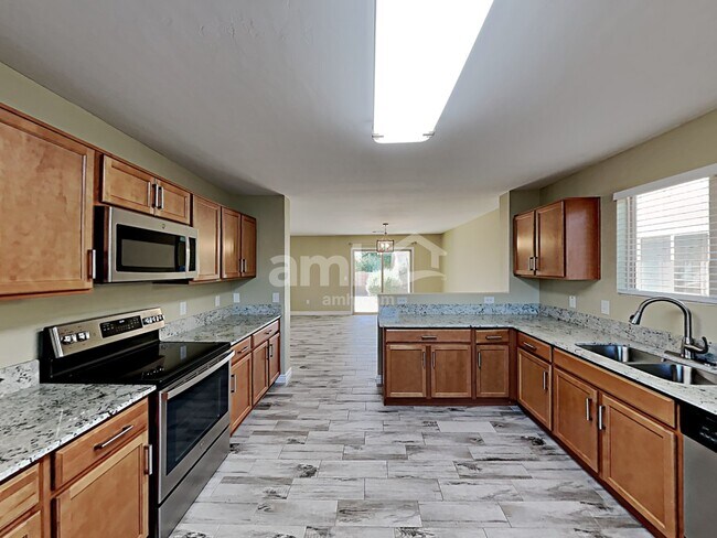 Foto del edificio - 8933 N Country Cove Tr