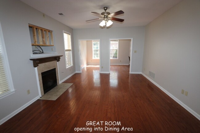 Building Photo - LARGE OPEN FLOOR PLAN - WALK TO CORDOVA SC...