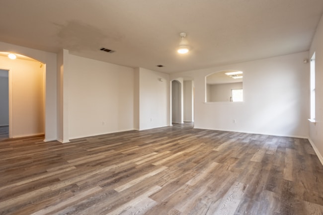 Building Photo - 6012 Speyside Dr