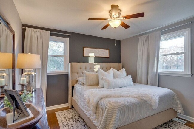 Foto del edificio - 500 Whispering Hills Dr