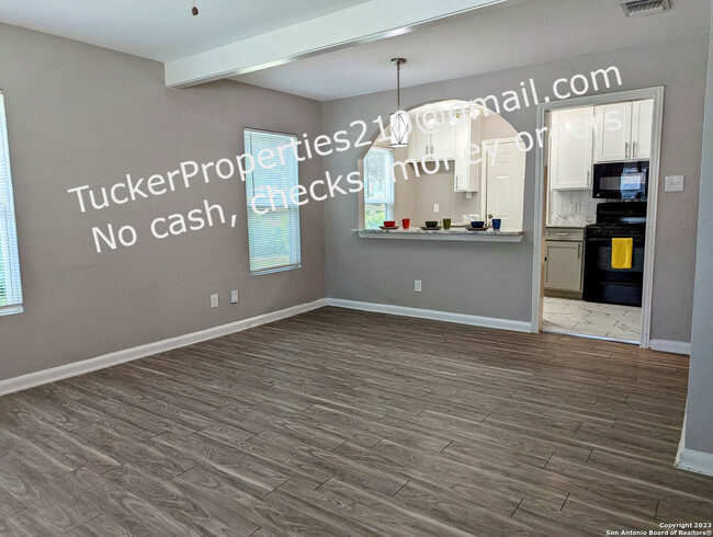 Foto del edificio - 2223 W Wildwood Dr