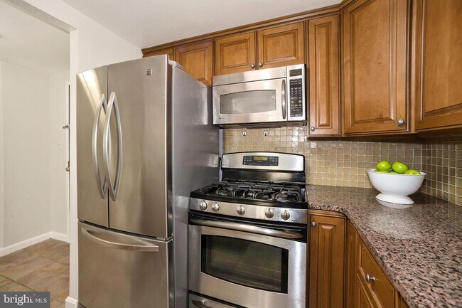 Building Photo - 4808 Moorland Ln