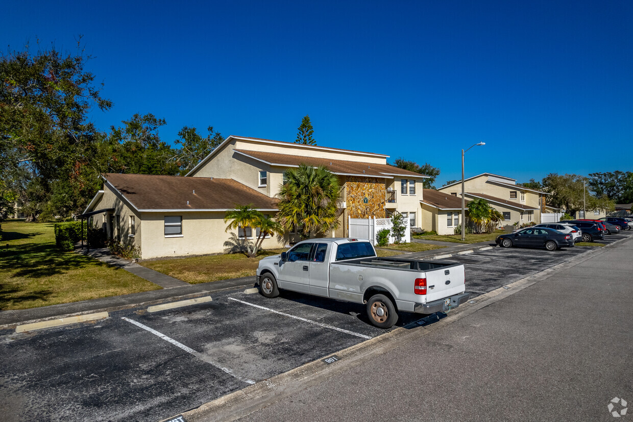 Primary Photo - Outlook Village Apartments