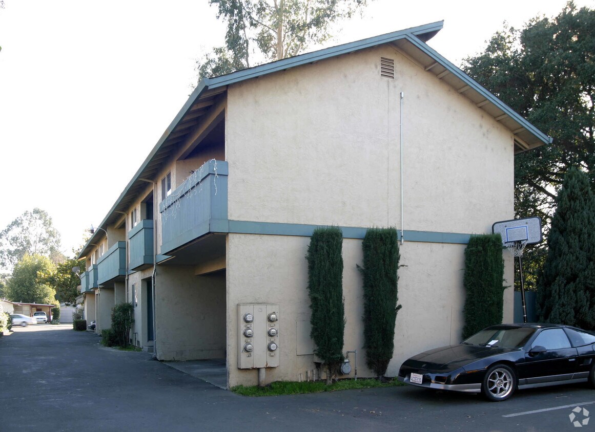 Building Photo - 917-919 Sonoma Ave