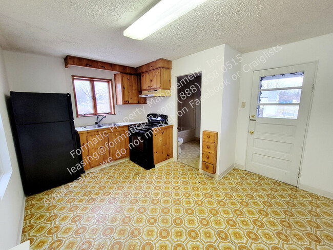 Foto del edificio - Pet-Friendly Three-Bedroom Two -Story Home!