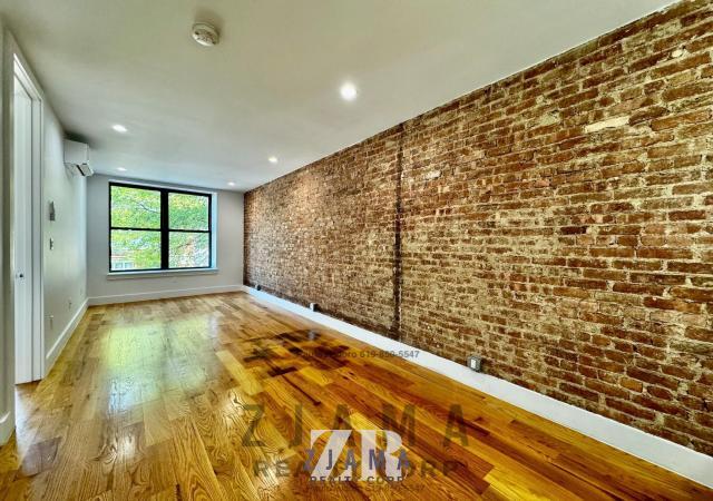 Foto principal - 3 bedroom in Brooklyn NY 11210