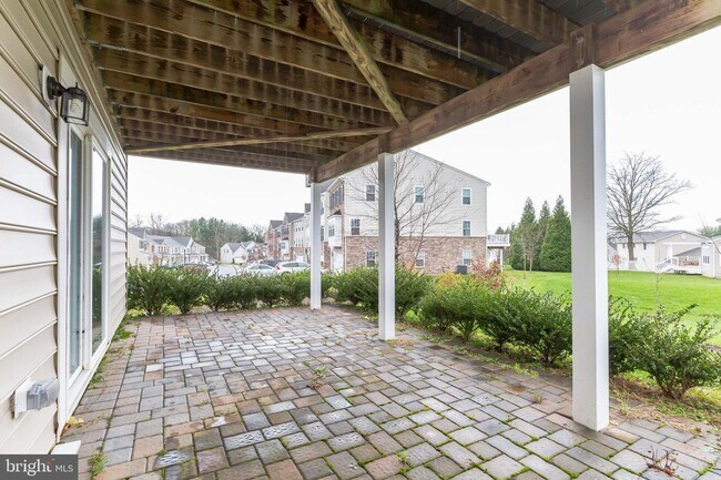 Building Photo - 710 Stonehouse Way