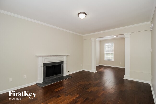 Building Photo - 2026 Baramore Oaks Dr