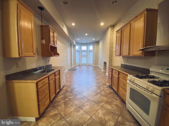 Primary Photo - 2226 Eutaw Pl