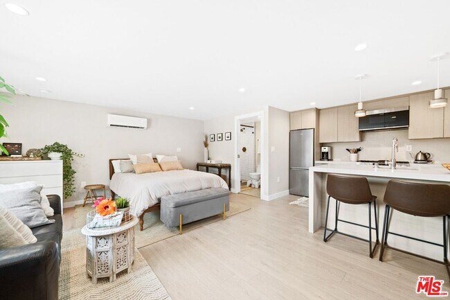 Foto del edificio - 7522 Earldom Ave