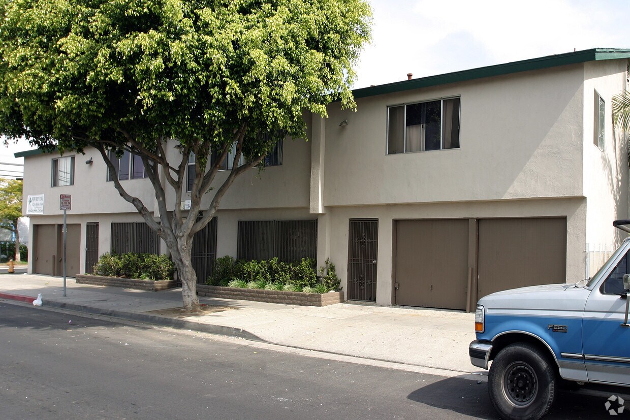 1496 Walnut, ¡alejado - 1496 Walnut Ave