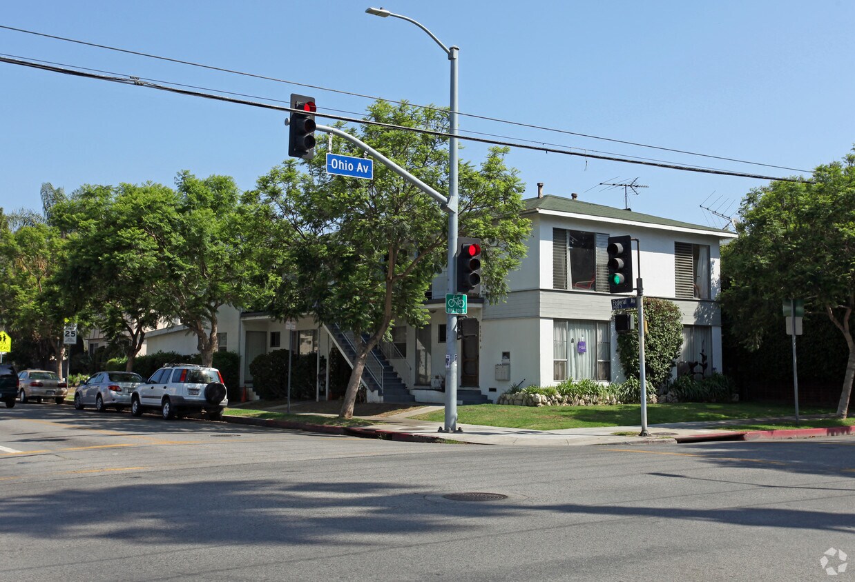 Primary Photo - 1460 Federal Ave