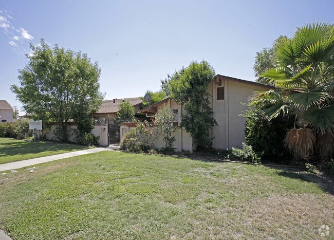 Building Photo - 2032-2040 Wyda Way