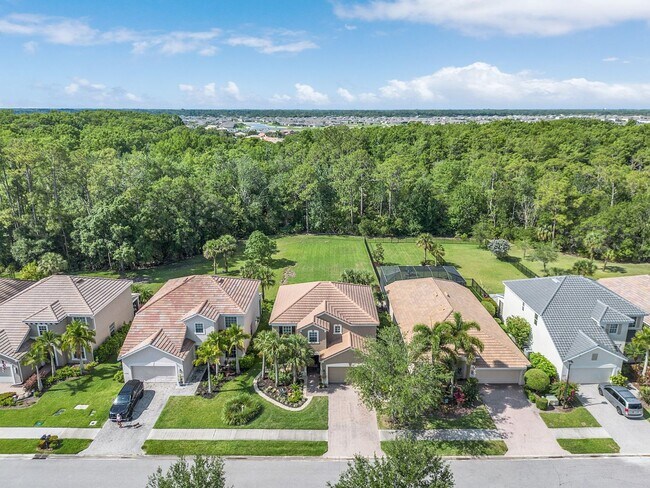 Foto del edificio - Paradise awaits in Hampton Lakes In River ...