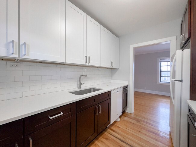 Foto del edificio - 5604 W Leland Ave