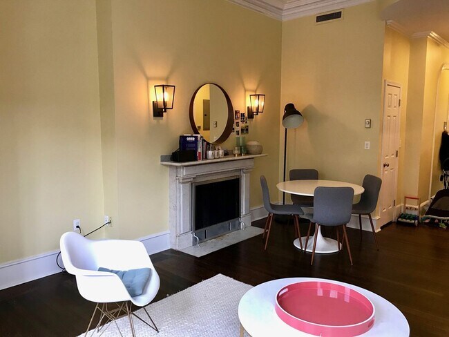 Foto del edificio - 241 Beacon St