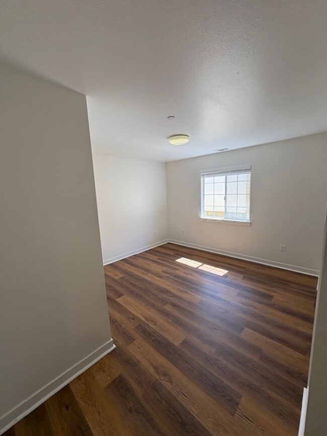 Building Photo - 1861 McCollum-San Luis Obispo