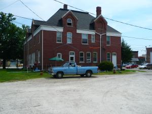 Building Photo - 301 E Main St