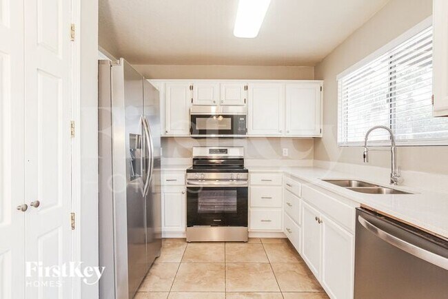 Foto del edificio - 21036 N 34th Dr