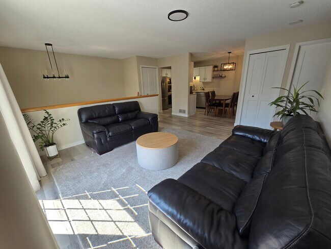 Foto del edificio - 301 Appleblossom Ln