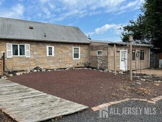 Building Photo - 1515 Thomas Ave